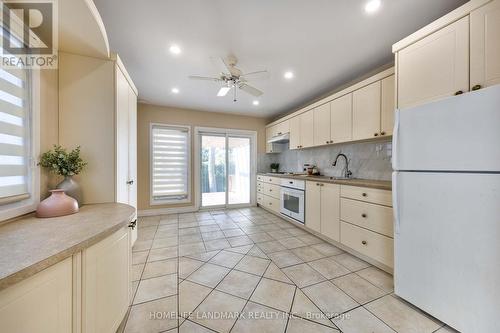 18 Brill Crescent, Toronto, ON - Indoor Photo Showing Kitchen