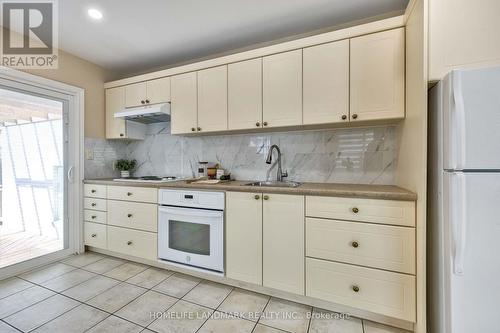 18 Brill Crescent, Toronto, ON - Indoor Photo Showing Kitchen