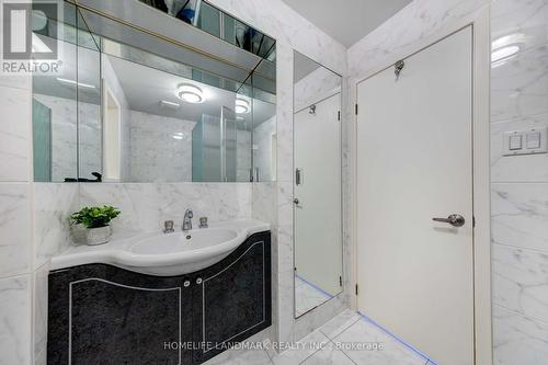 18 Brill Crescent, Toronto, ON - Indoor Photo Showing Bathroom