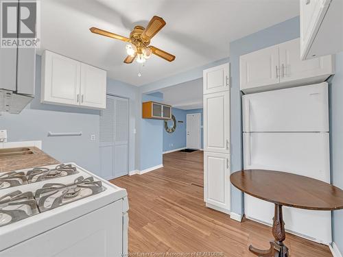 1608 Central, Windsor, ON - Indoor Photo Showing Laundry Room