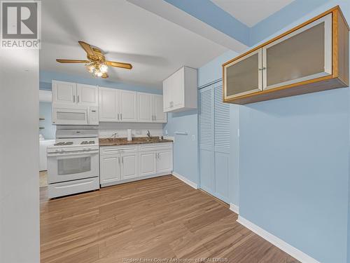 1608 Central, Windsor, ON - Indoor Photo Showing Kitchen