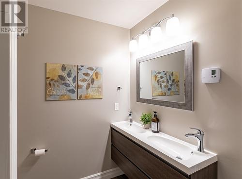 122 Smallwood Drive, Mount Pearl, NL - Indoor Photo Showing Bathroom