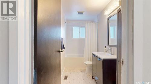 6814 1St Avenue N, Regina, SK - Indoor Photo Showing Bathroom