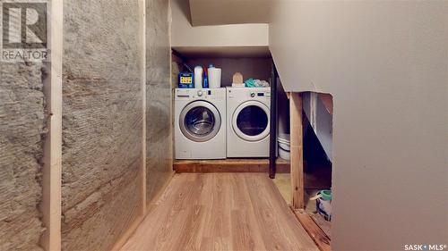 6814 1St Avenue N, Regina, SK - Indoor Photo Showing Laundry Room