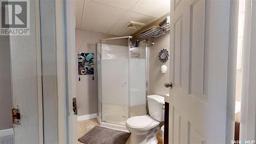 6814 1St Avenue N, Regina, SK - Indoor Photo Showing Bathroom