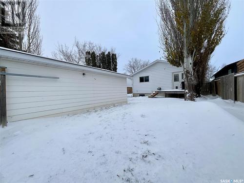 6814 1St Avenue N, Regina, SK - Outdoor