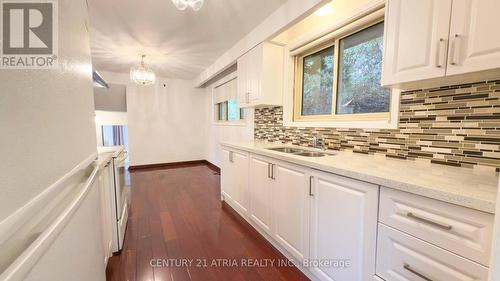 33 Hopperton Drive, Toronto, ON - Indoor Photo Showing Kitchen With Double Sink