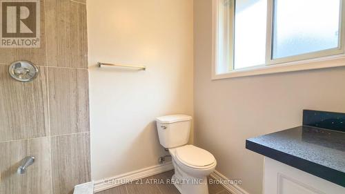 33 Hopperton Drive, Toronto, ON - Indoor Photo Showing Bathroom