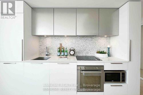 2812 - 85 Wood Street, Toronto, ON - Indoor Photo Showing Kitchen