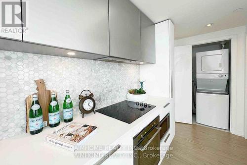 2812 - 85 Wood Street, Toronto, ON - Indoor Photo Showing Kitchen