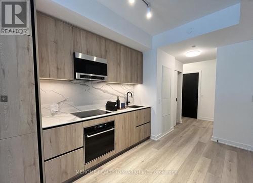 2006 - 127 Broadway Avenue, Toronto, ON - Indoor Photo Showing Kitchen