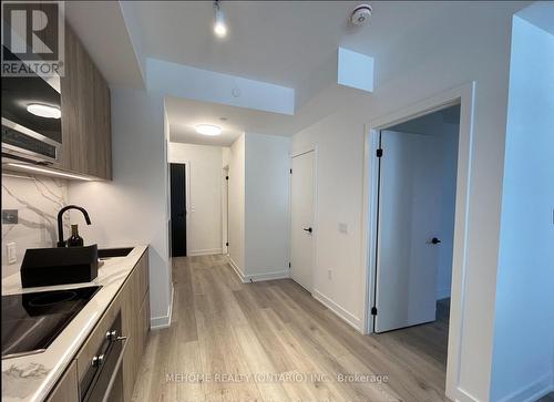 2006 - 127 Broadway Avenue, Toronto, ON - Indoor Photo Showing Kitchen