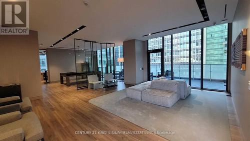 2313 - 25 Richmond Street E, Toronto, ON - Indoor