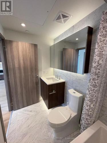 3509 - 95 Mcmahon Drive, Toronto, ON - Indoor Photo Showing Bathroom