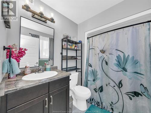 308 Patten Crescent, Amherstburg, ON - Indoor Photo Showing Bathroom