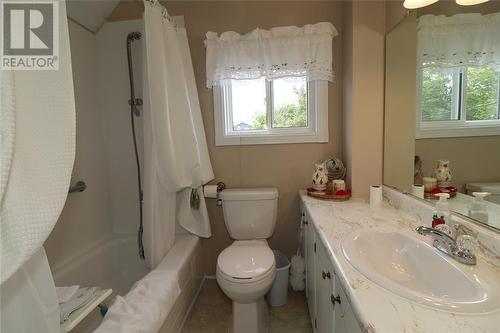 98 Merrymeeting Road, St. John'S, NL - Indoor Photo Showing Bathroom