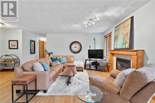 5 15Th Avenue, South Bruce Peninsula, ON - Indoor Photo Showing Living Room With Fireplace