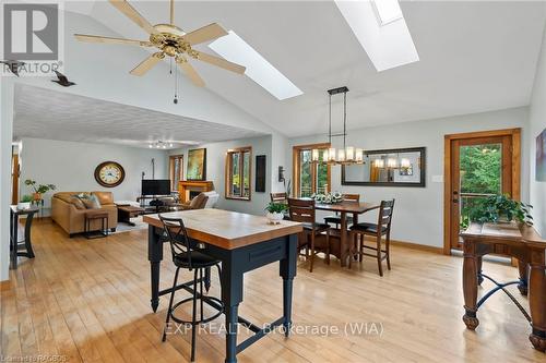 5 15Th Avenue, South Bruce Peninsula, ON - Indoor Photo Showing Dining Room