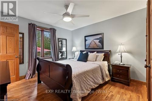 5 15Th Avenue, South Bruce Peninsula, ON - Indoor Photo Showing Bedroom