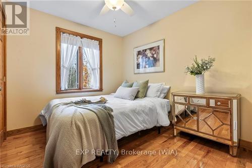 5 15Th Avenue, South Bruce Peninsula, ON - Indoor Photo Showing Bedroom