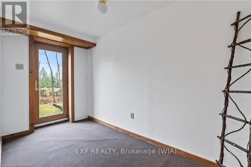 5 15Th Avenue, South Bruce Peninsula, ON - Indoor Photo Showing Other Room