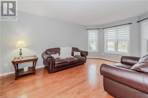 27 Attwood Drive, Cambridge, ON - Indoor Photo Showing Living Room