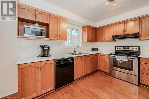 27 Attwood Drive, Cambridge, ON - Indoor Photo Showing Kitchen With Double Sink