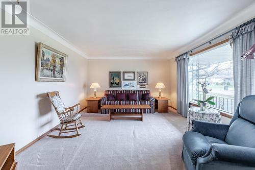 129 Boehmer Blvd, Sault Ste Marie, ON - Indoor Photo Showing Living Room