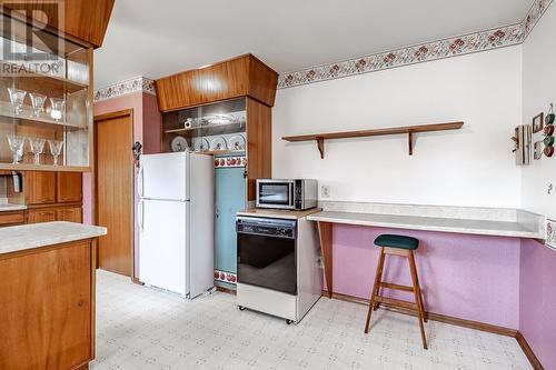 129 Boehmer Blvd, Sault Ste Marie, ON - Indoor Photo Showing Kitchen