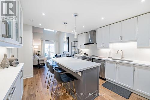 3 - 16 Petra Way, Whitby (Pringle Creek), ON - Indoor Photo Showing Kitchen With Upgraded Kitchen