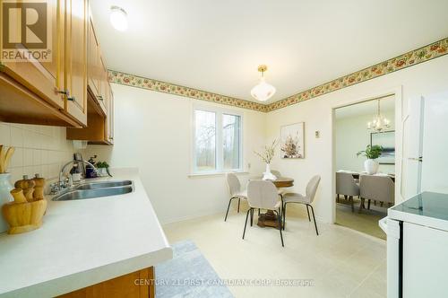 1085 Prince Philip Court, London, ON - Indoor Photo Showing Kitchen With Double Sink