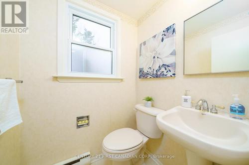 1085 Prince Philip Court, London, ON - Indoor Photo Showing Bathroom