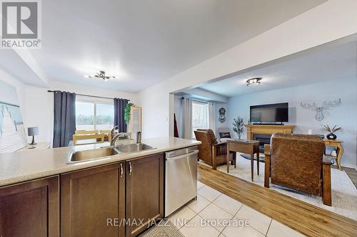 45 Truax Street, Kawartha Lakes (Lindsay), ON - Indoor Photo Showing Kitchen With Double Sink