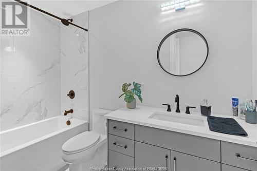 14400 Tecumseh Road East Unit# 213, Tecumseh, ON - Indoor Photo Showing Bathroom