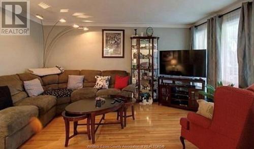 1279 Tourangeau, Windsor, ON - Indoor Photo Showing Living Room