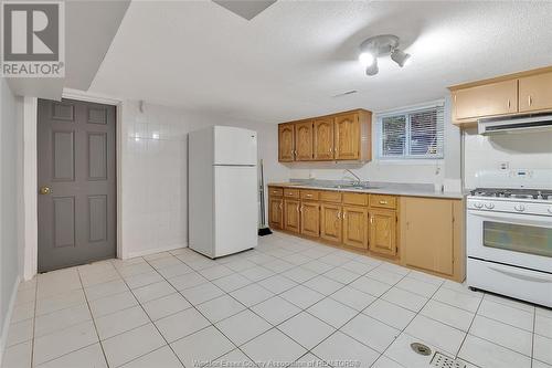 1279 Tourangeau, Windsor, ON - Indoor Photo Showing Kitchen