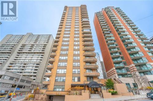 556 Laurier Avenue W Unit#906, Ottawa, ON - Outdoor With Facade