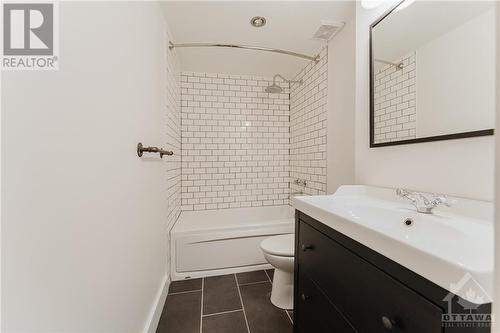 556 Laurier Avenue W Unit#906, Ottawa, ON - Indoor Photo Showing Bathroom