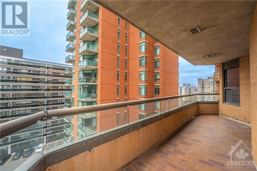 556 Laurier Avenue W Unit#906, Ottawa, ON - Outdoor With Exterior