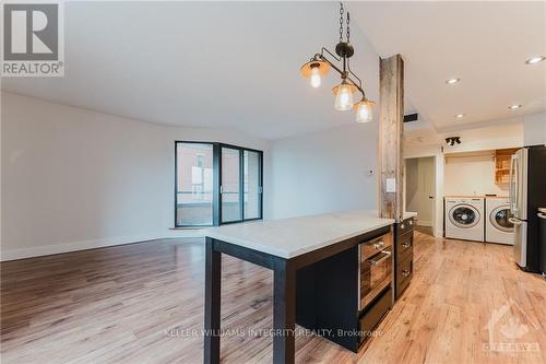 906 - 556 Laurier Avenue W, Ottawa, ON - Indoor