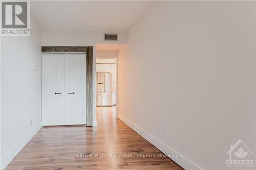 906 - 556 Laurier Avenue W, Ottawa, ON - Indoor Photo Showing Other Room