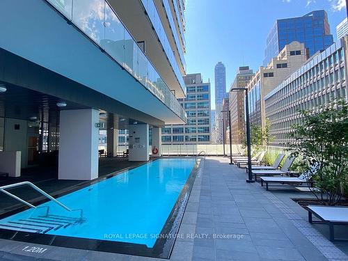 2612-25 Richmond St E, Toronto, ON -  With In Ground Pool