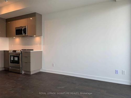 2612-25 Richmond St E, Toronto, ON - Indoor Photo Showing Kitchen