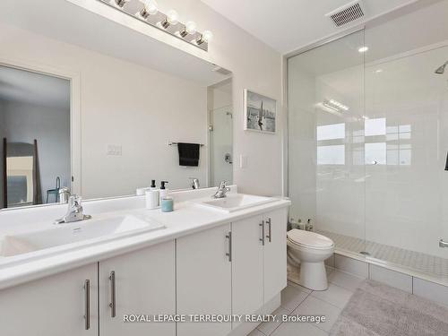 112 Sailors Landing, Clarington, ON - Indoor Photo Showing Bathroom