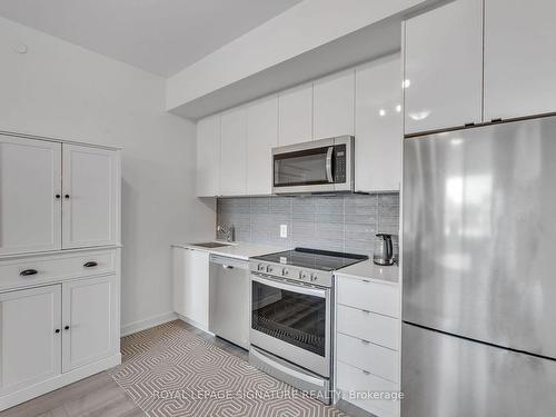 207-1440 Clarriage Crt, Milton, ON - Indoor Photo Showing Kitchen