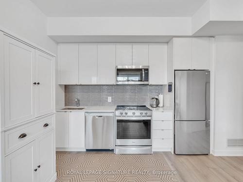 207-1440 Clarriage Crt, Milton, ON - Indoor Photo Showing Kitchen