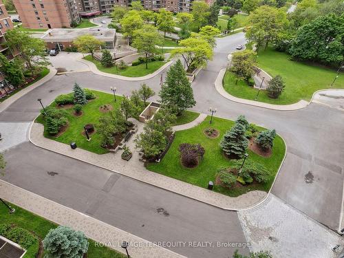 909-714 The West Mall, Toronto, ON - Outdoor With View