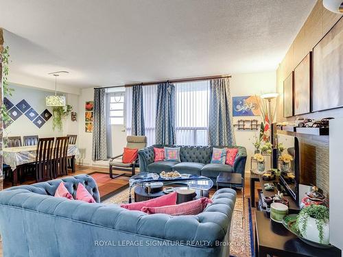 1007-3390 Weston Rd W, Toronto, ON - Indoor Photo Showing Living Room