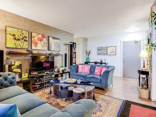 1007-3390 Weston Rd W, Toronto, ON - Indoor Photo Showing Living Room