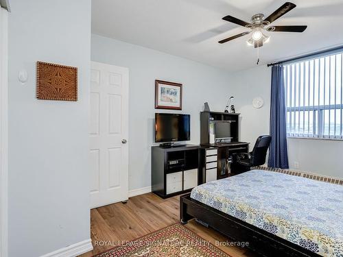 1007-3390 Weston Rd W, Toronto, ON - Indoor Photo Showing Bedroom